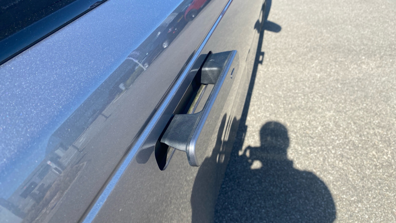 Land Rover Range Rover Velar 3.0 D300 MHEV R-Dynamic SE 5dr Auto Diesel Estate